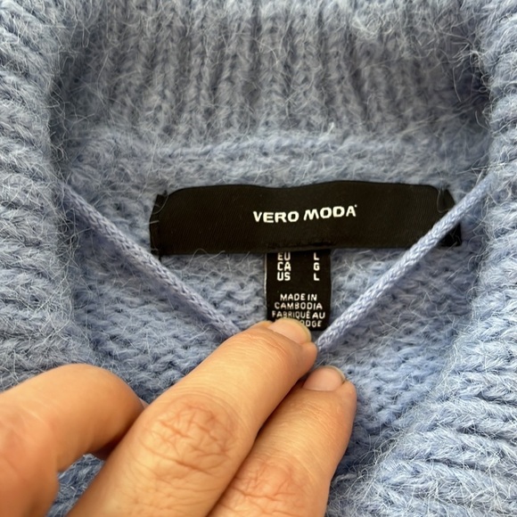 Vero Moda Tall polo sweater with crystal
buttons in blue Size L - Picture 8 of 16